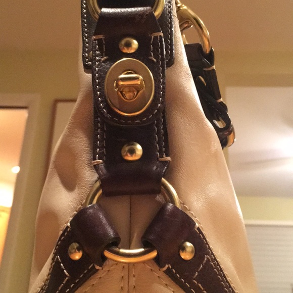 Coach cream and brown leather shoulder bag - Picture 3 of 5